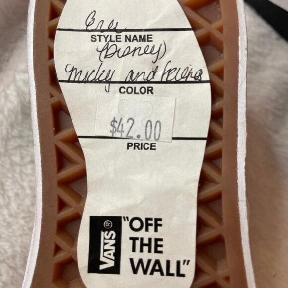 Disney Mickey & Friends "Off the Wall"  Vans Shoes Size 13.5 NEW in original Box - Picture 5 of 8
